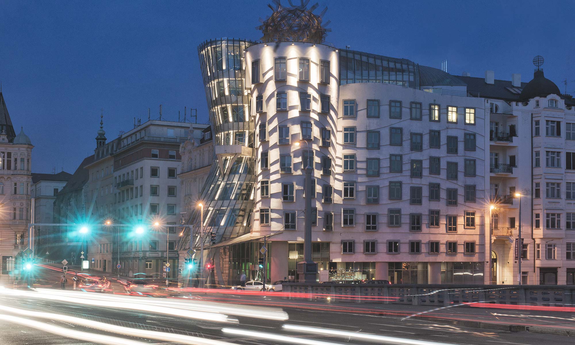 frank-gehry-dancing-house-prague-hero-slider_26359_1653068443